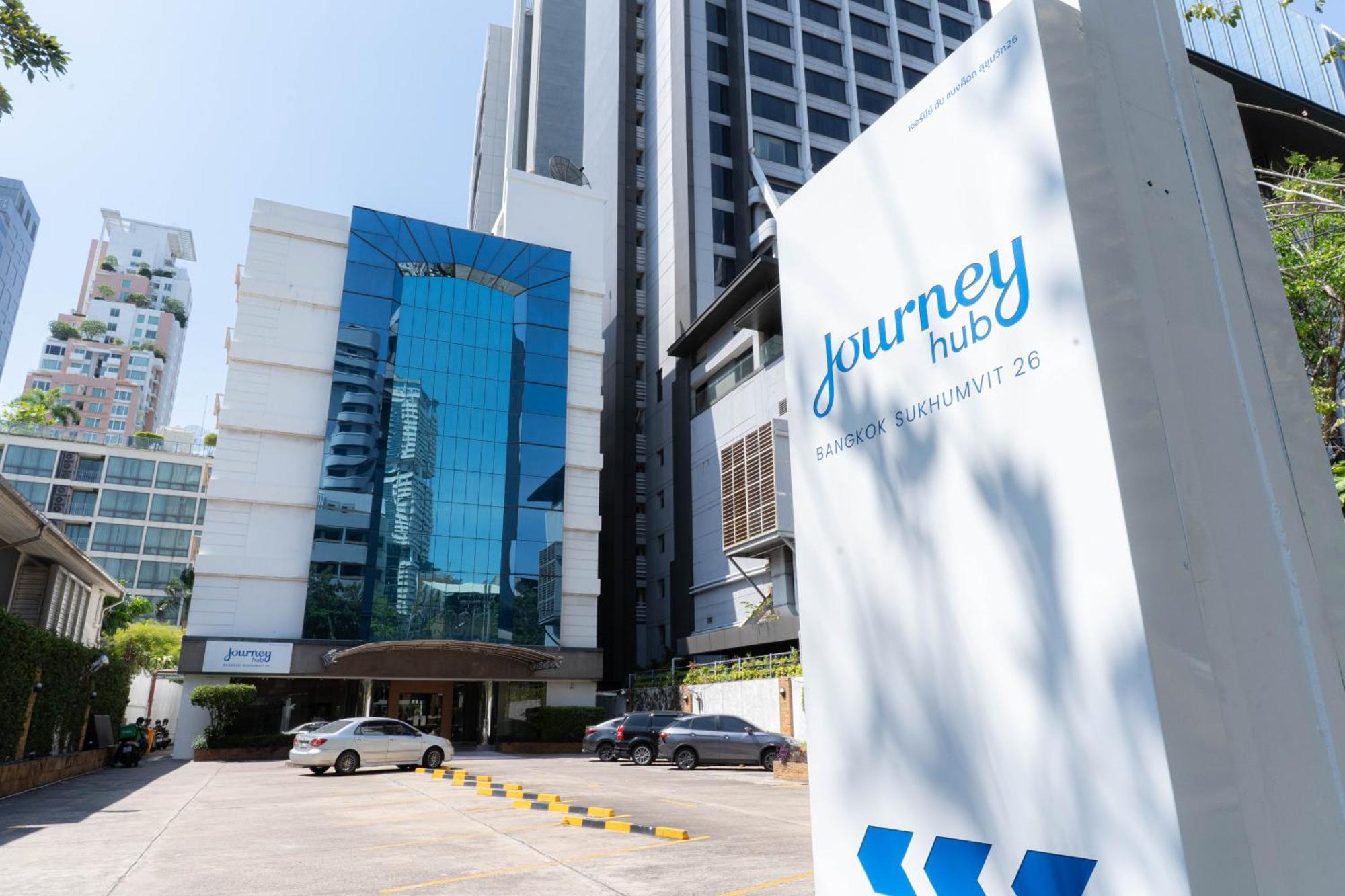 Journeyhub Sukhumvit 26, Bangkok - Formerly St James Hotel 외부 사진