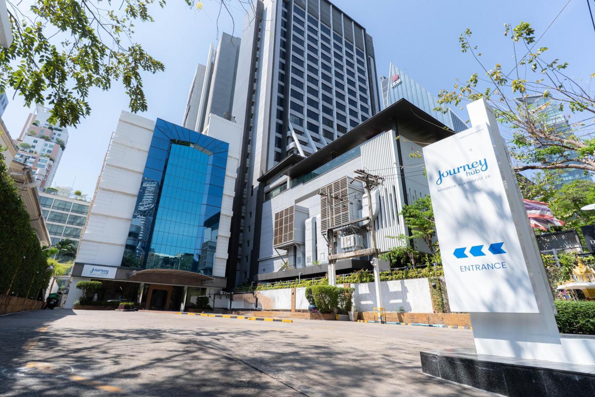Journeyhub Sukhumvit 26, Bangkok - Formerly St James Hotel 외부 사진