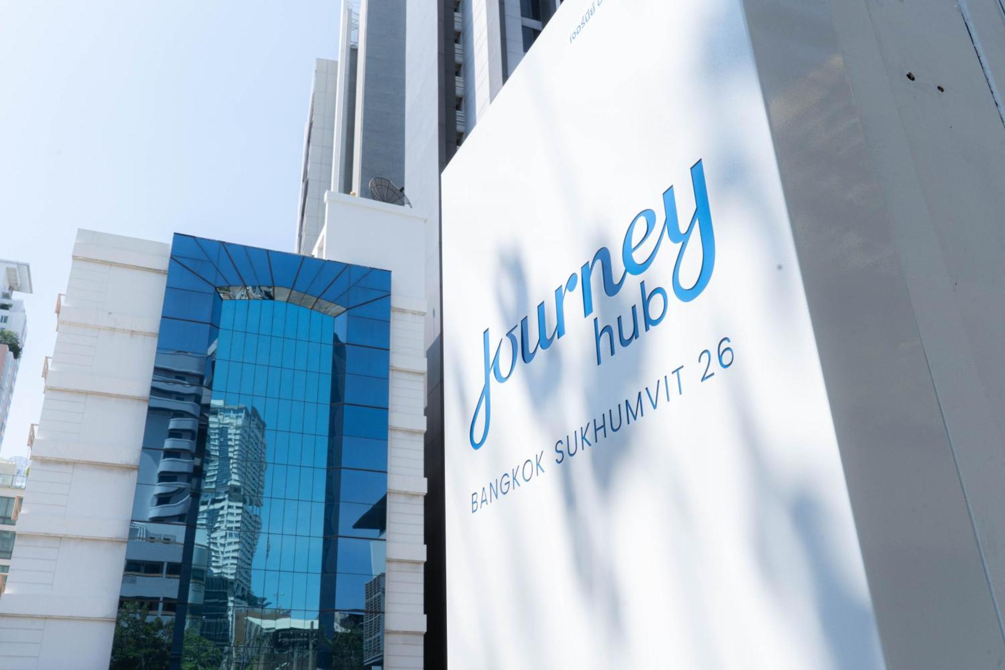 Journeyhub Sukhumvit 26, Bangkok - Formerly St James Hotel 외부 사진